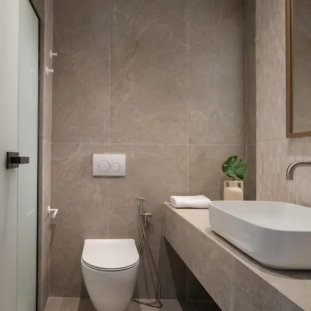 Olenia נאוס מרמרס